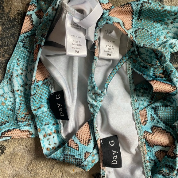 Rave Set - Picture 2 of 3